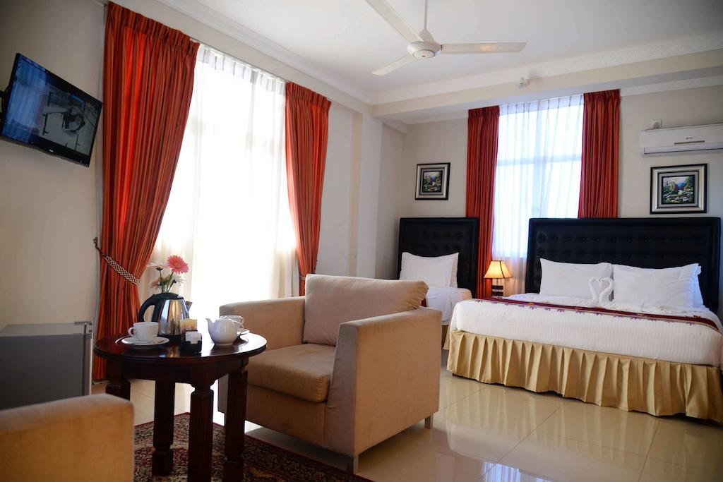 Lazaani Hotel Colombo Quarto foto